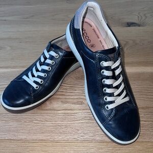 Ecco black leather sneakers size 38 EU, 7.5 US